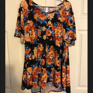 NWOT Lularoe Perfect Tee - 3XL